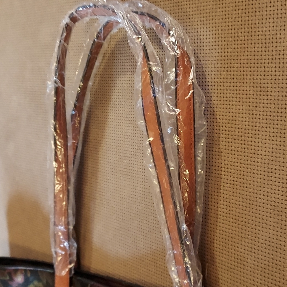 NWT-Floral Tote Bag - Picture 7 of 8